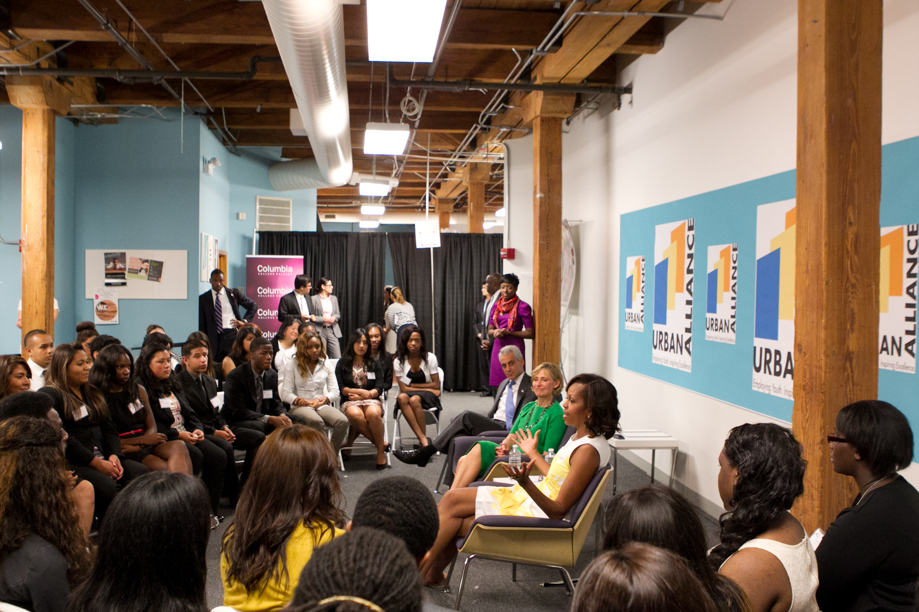 Mayor Emanuel, First Lady Rule and First Lady Obama meet with youth from Urban Alliance Chicago